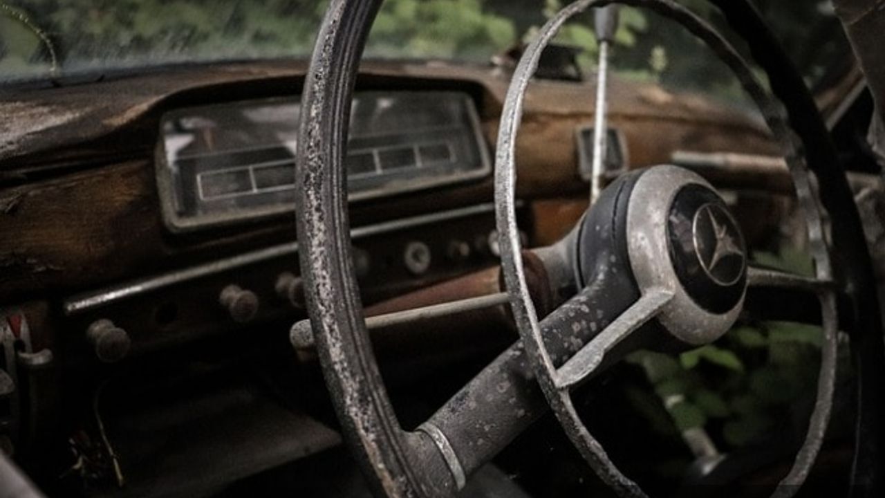 Memurların özel motorlu taşıtlar kursunda ders vermesi