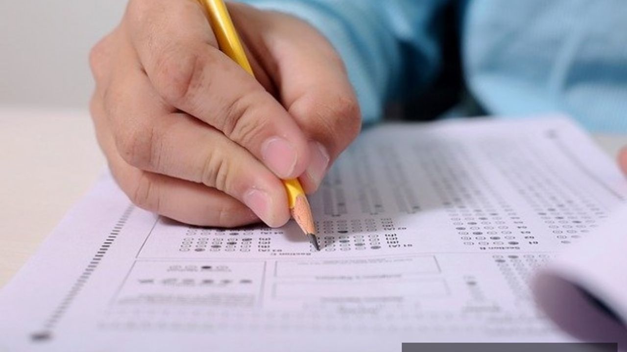 4 b li sözleşmeli personel kurum içinde  unvan değiştirebilir mi?