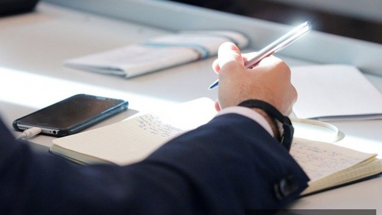 4 b li sözleşmeli personelin 2020 yılı izni 2021 yılına devredecek