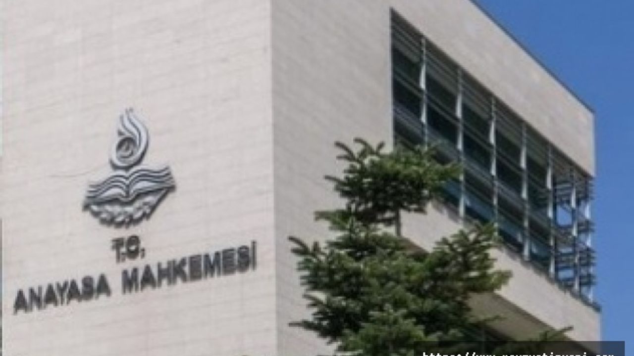 Mesajlaşma programında yapılan yazışmalardan dolayı iş akdinin feshi hak ihlali kabul edildi