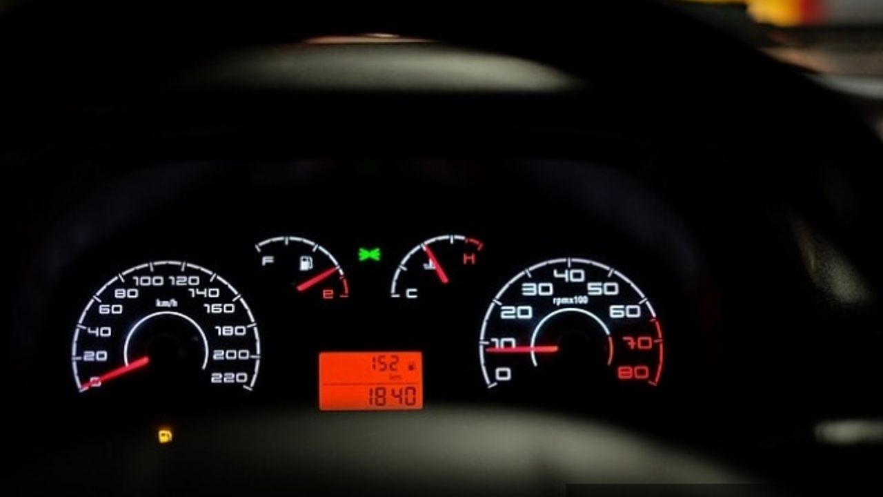 Bazı otoyollarda hız sınırı 130 ve 140 km oluyor