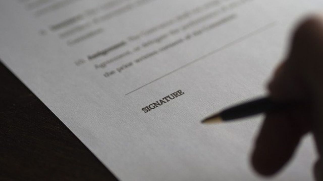 Sözleşmeli personelin kadroya geçirilmesine dair kanun yayımlandı