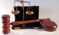 Memura hizmet dışında işlemiş olduğu suçlardan dolayı  disiplin cezası verilebilir mi