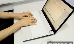 Disiplin cezası iptal edilen memur eski görevine iade edilir mi?