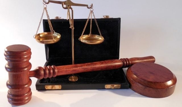 Memura hizmet dışında işlemiş olduğu suçlardan dolayı  disiplin cezası verilebilir mi