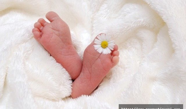 Memur ölü doğum yaptığında aylıksız izin alabilir mi?